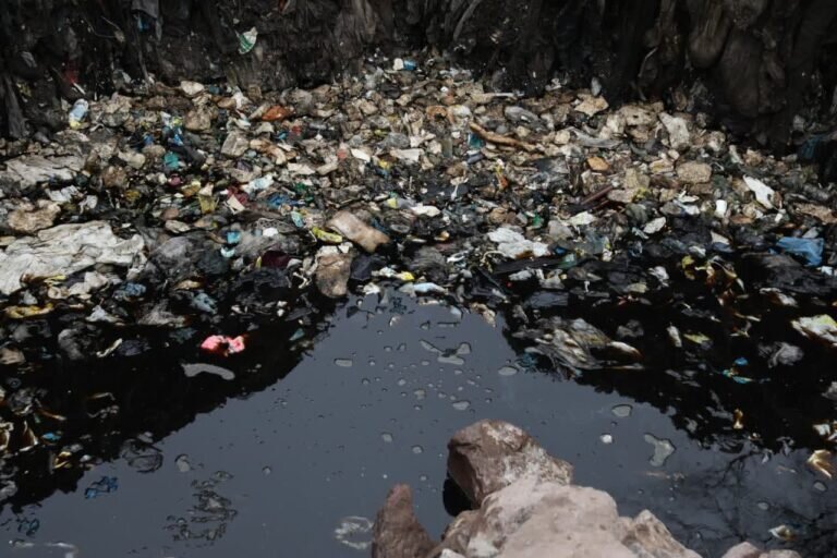 امام جمعه رشت پای کار حل مشکل عموم مردم