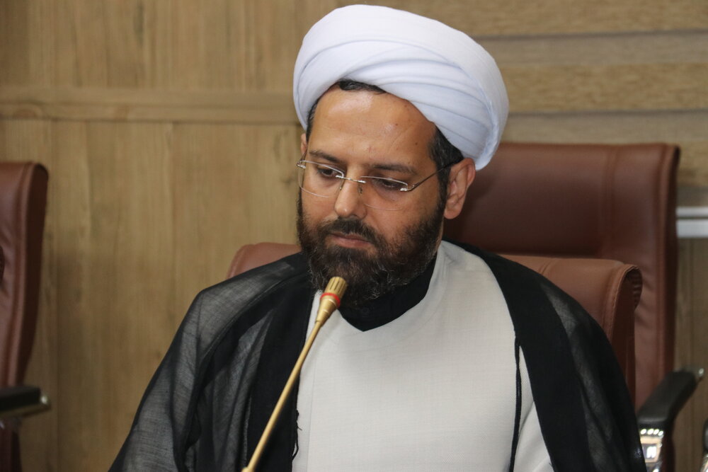 خدمت شبانه روزی طلاب به زلزلهزدهها / نیاز زلزله زدگان به وسایل گرمایشی و مواد غذایی