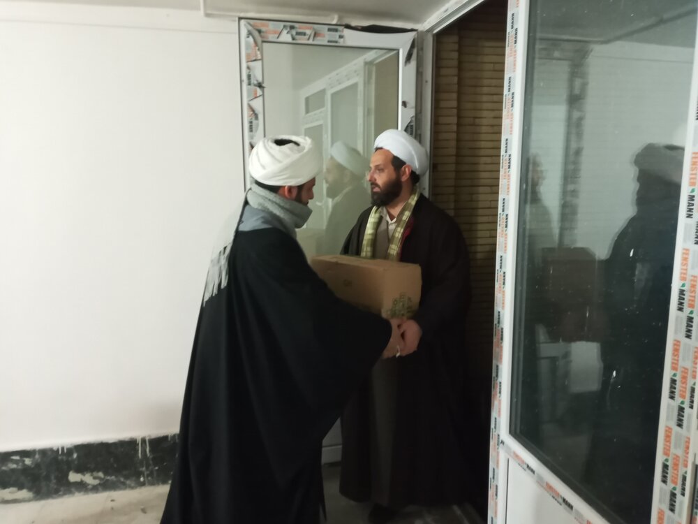 اینجا میدان جهاد خدمت است