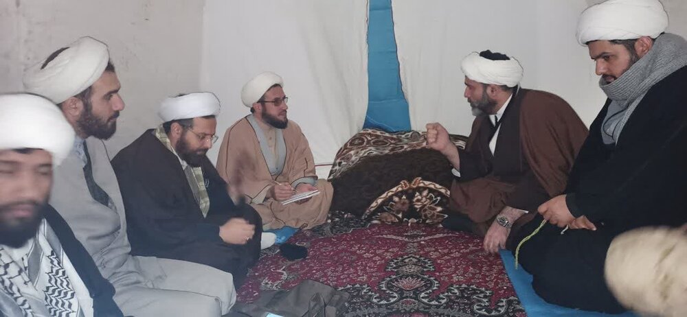 اینجا میدان جهاد خدمت است