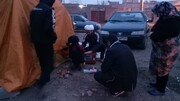 تصاویر/ کمک‌رسانی طلاب جهای در حوزه علمیه خوی در مناطق زلزله زده
