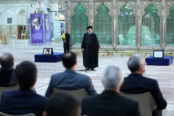 تجدید میثاق دولتمردان با بنیانگذار انقلاب | رئیسی: جوان‌ها هدف و آرمان امام(ره) را بشناسند