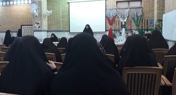 خانواده شاهد و ایثارگر باید خط مقدم جهاد تبیین باشند