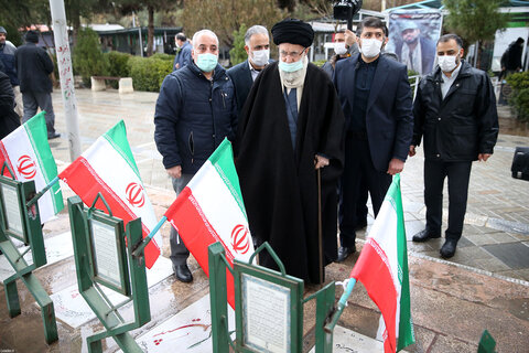 تصاویر/ حضور رهبر معظم انقلاب در مرقد مطهر امام خمینی(ره) و گلزار شهیدان