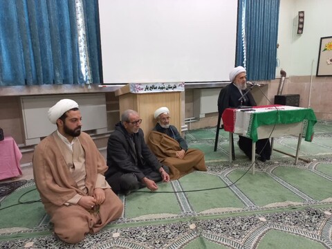 تصاویر/ حضور امام جمعه آران و بیدگل در هنرستان دخترانه شهید صالح یار