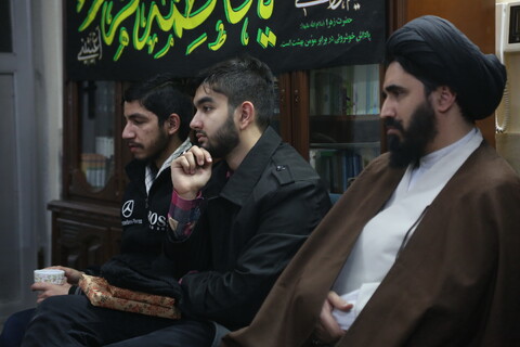 حضور طلاب مدرسه علمیه پیامبر اعظم(ص) در منزل شهید حسن مختارزاده