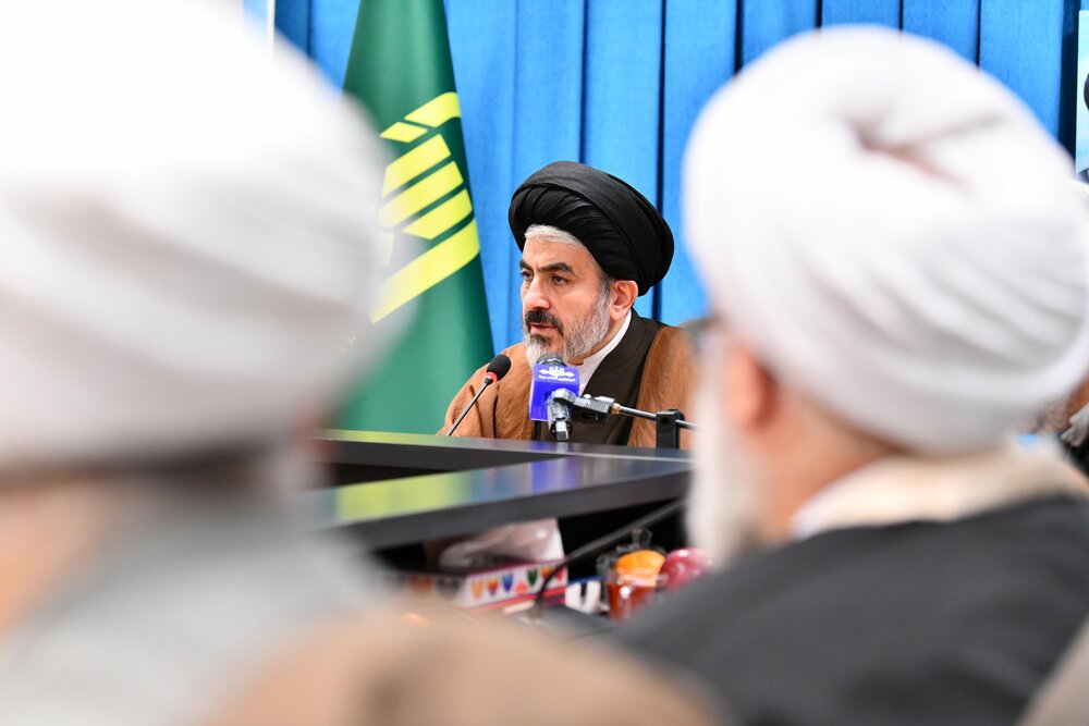 حوزه و روحانیت تا آخر کنار مردم زلزله زده خوی می ماند