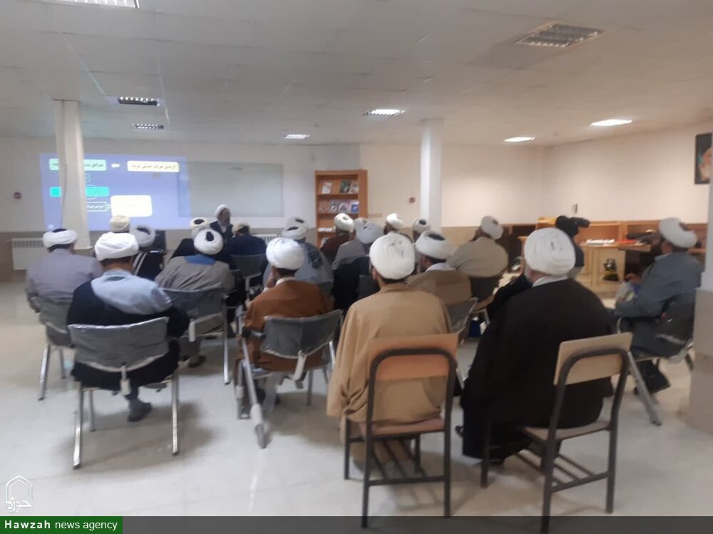 دوره تربیت مربی «خوانش دقیق بیانیه گام دوم انقلاب» در کاشان برگزار شد + عکس