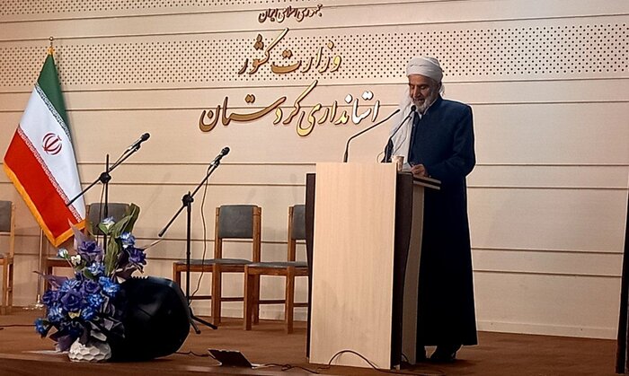 ماموستا رستمی: دشمن می خواهد برای بانوی مسلمان بردگی به ارمغان بیاورد