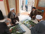 غبارروبی و عطر افشانی گلزار شهدای بوشهر