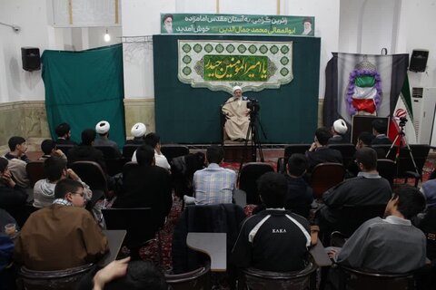 جشن سالگرد پیروزی انقلاب اسلامی در مدرسه علمیه امام زین‌العابدین(ع)