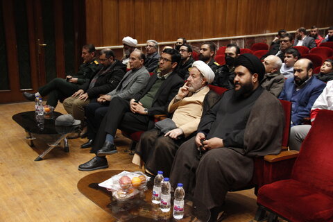 تصاویر / آیین رونمایی کتاب لبخند ماه با حضور مدیر حوزه علمیه استان قزوین