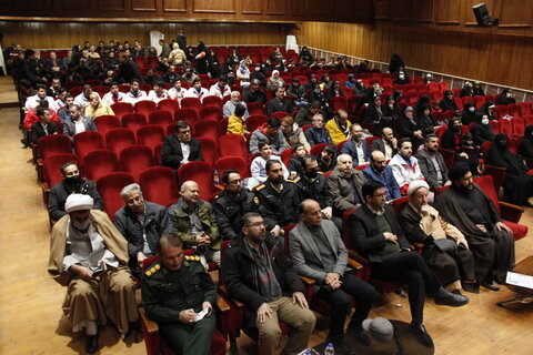 تصاویر / آیین رونمایی کتاب لبخند ماه با حضور مدیر حوزه علمیه استان قزوین