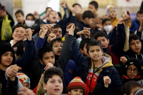 تصاویر/ گردهمایی کودکان و نوجوانان پسر جهان اسلام با عنوان مجددالاسلام در حرم مطهر رضوی