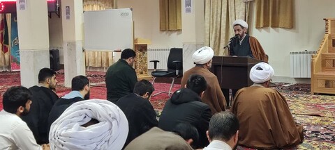 تصاویر/ دیدار و گفت و گو مسئول سازمان بسیج طلاب و روحانیون استان آذربایجان شرقی با طلاب مدرسه علمیه ولیعصر(عج) تبریز