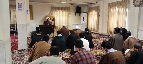 تصاویر/ دیدار و گفت و گو مسئول سازمان بسیج طلاب و روحانیون استان آذربایجان شرقی با طلاب مدرسه علمیه ولیعصر(عج) تبریز