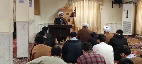 تصاویر/ دیدار و گفت و گو مسئول سازمان بسیج طلاب و روحانیون استان آذربایجان شرقی با طلاب مدرسه علمیه ولیعصر(عج) تبریز