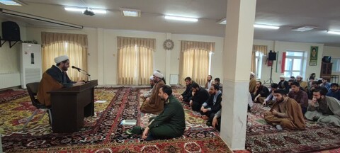 تصاویر/ دیدار و گفت و گو مسئول سازمان بسیج طلاب و روحانیون استان آذربایجان شرقی با طلاب مدرسه علمیه ولیعصر(عج) تبریز