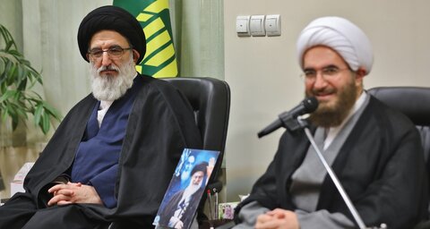 دیدار جمعی از مسئولان و مدیران فعال در حوزه فرهنگی و دانش‌آموزی استان با رئیس شورای سیاست‌گذاری ائمه جمعه کشور