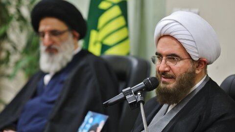 دیدار جمعی از مسئولان و مدیران فعال در حوزه فرهنگی و دانش‌آموزی استان با رئیس شورای سیاست‌گذاری ائمه جمعه کشور