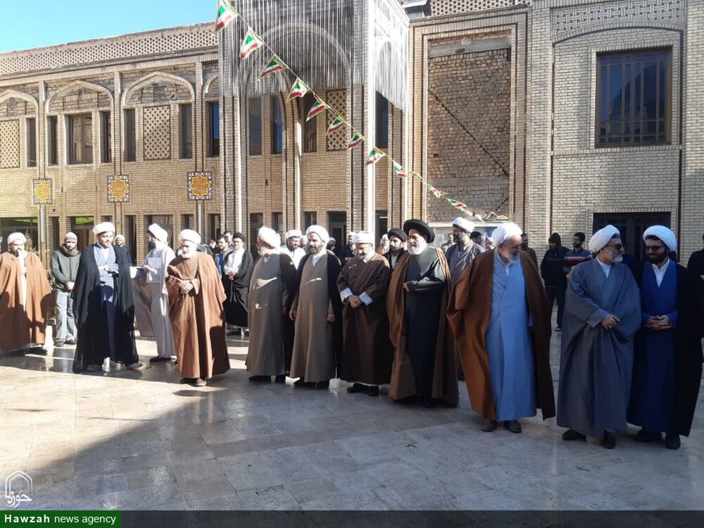 زنگ انقلاب در حوزه علمیه آیت الله یثربی(ره) کاشان نواخته شد