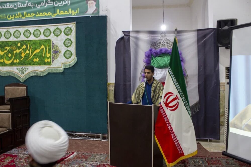 جشن سالگرد پیروزی انقلاب اسلامی در مدرسه علمیه امام زین‌العابدین(ع)