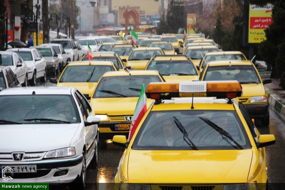 رژه موتوری و خودرویی به مناسبت ورود تاریخی امام خمینی (ره) به میهن در کهگیلویه و بویراحمد برگزار شد