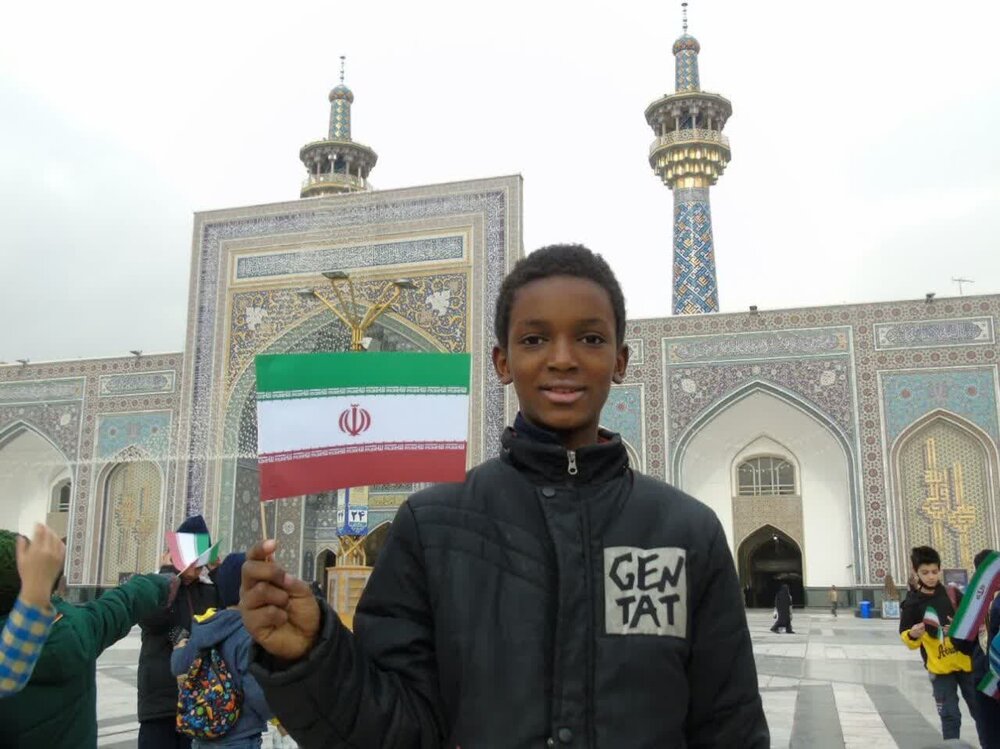 تصاویر/ گردهمایی کودکان و نوجوانان پسر جهان اسلام با عنوان «مجددالاسلام» در حرم مطهر رضوی