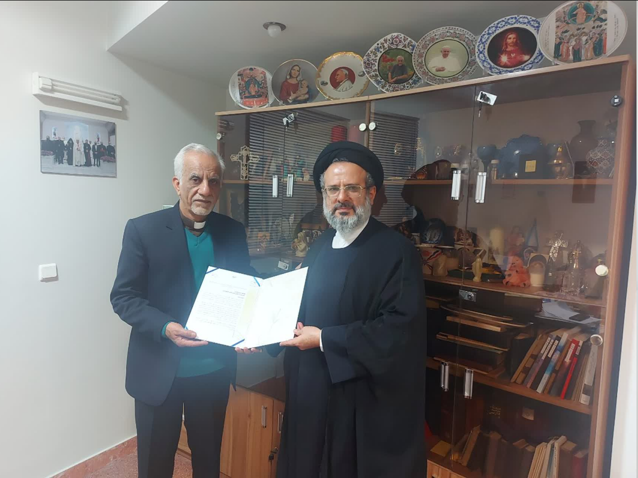 نمایندگان مدیر حوزه های علمیه در تهران و اصفهان / ابلاغ پیامهای تبریک آیت الله اعرافی