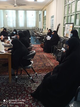 هم اندیشی اساتید مدرسه علمیه الزهرا(س) اراک برگزار شد