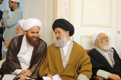 تصاویر / اجلاسیه ویژه اساتید عضو مجمع عمومی با موضوع: "رسالت اساتید نسبت به حوزه و نظام"