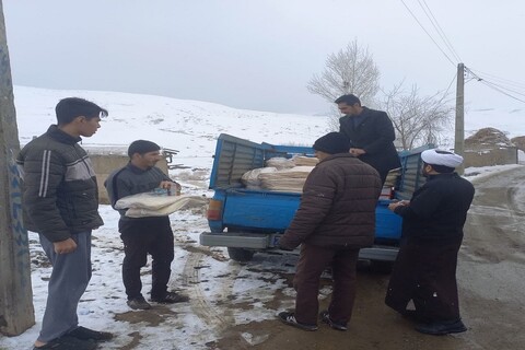 تصاویر/ فعالیت جهادی روحانیون آذربایجان غربی در پنجمین روز از زلزله خوی