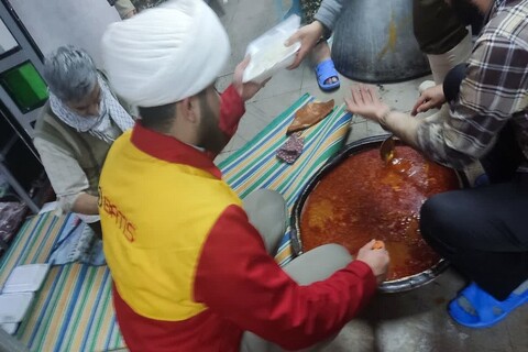 تصاویر/ فعالیت جهادی روحانیون آذربایجان غربی در پنجمین روز از زلزله خوی