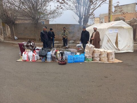 تصاویر/ فعالیت جهادی روحانیون آذربایجان غربی در پنجمین روز از زلزله خوی