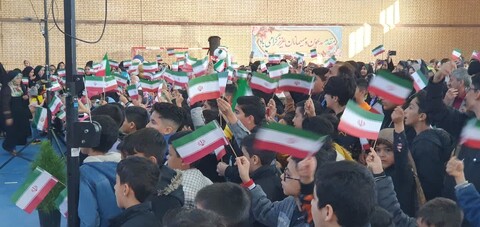 تصاویر/ اجرای سرود سلام فرمانده در سفیدشهر آران و بیدگل