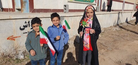 تصاویر/ اجرای سرود سلام فرمانده در سفیدشهر آران و بیدگل