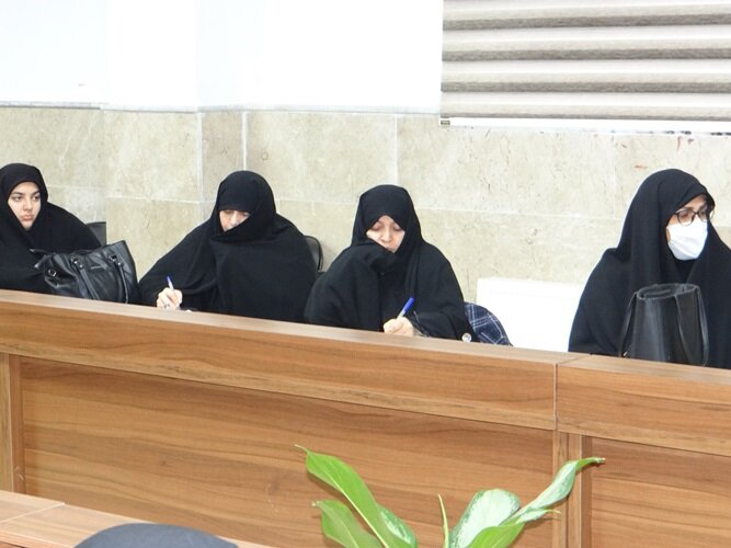 جامعه امروز نیازمند مرجعیّت علمی بانوان است