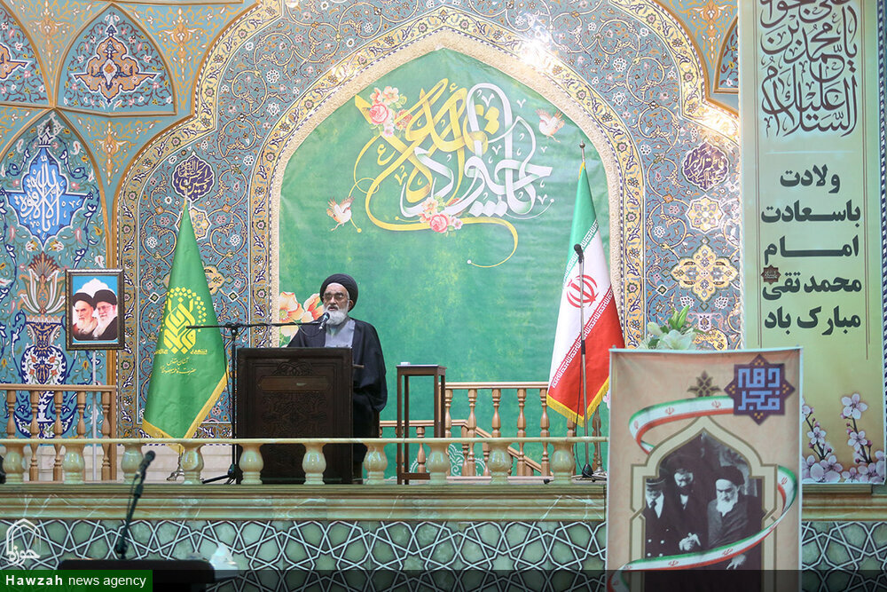 Unity Key Issue Emphasized by Imam Khomeini 
