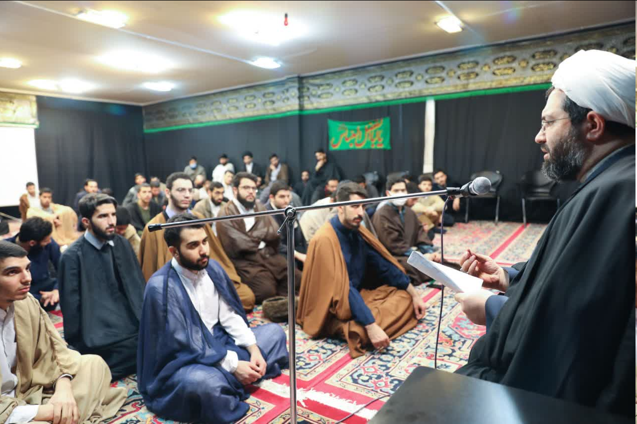 بازدید مسئول دبیرخانه شورای عالی از برخی حوزههای علمیه شهر تهران + عکس