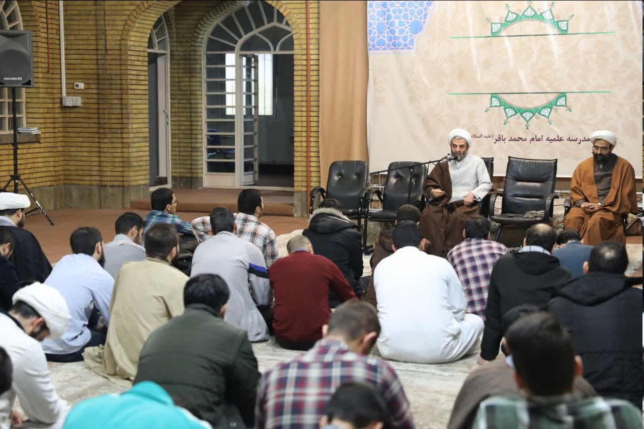 بازدید مسئول دبیرخانه شورای عالی از برخی حوزههای علمیه شهر تهران + عکس