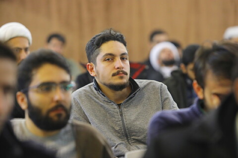 نشست نخبگانی جمعی از طلاب و اساتید حوزه با حضور سخنگوی دولت در مدرسه علمیه معصومیه