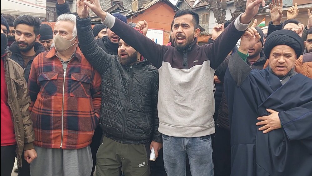 قرآن پاک اور دیگر اسلامی مقدسات کی توہین کسی بھی صورت میں برداشت نہیں کی جائے گی، مظاہرین