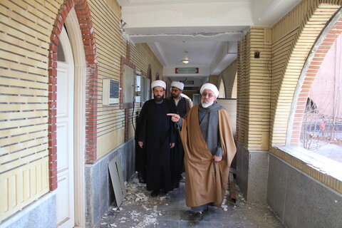 تصاویر/ حضور مسئول دبیرخانه هماهنگی گروه‌های جهادی حوزه‌های علمیه در مناطق زلزله زده خوی