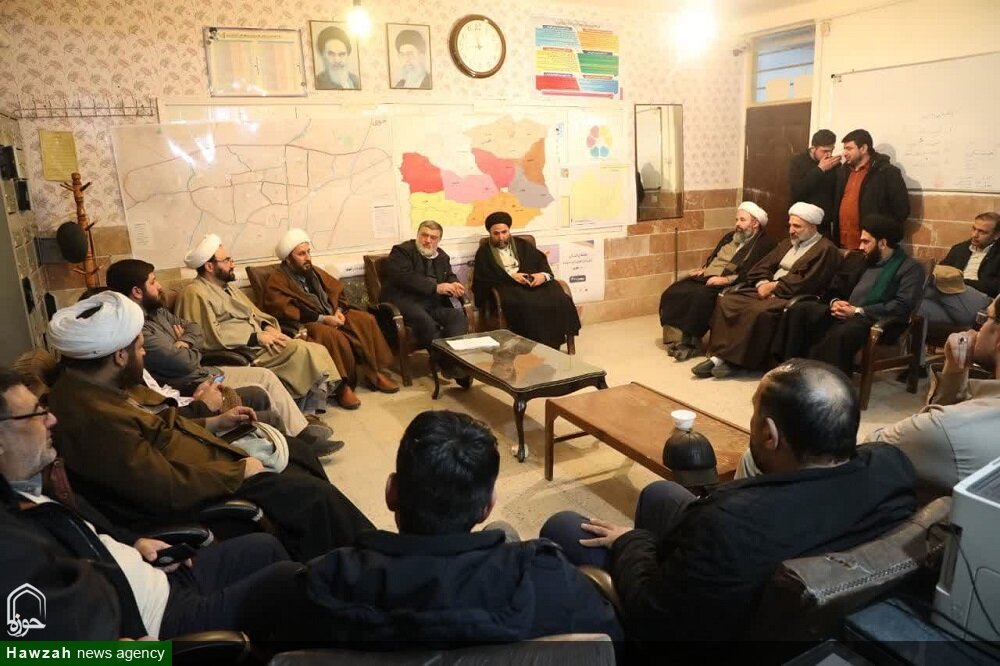 تصاویر/ جلسه مشترک گروه های جهادی با استاندار آذربایجان غربی و امام جمعه خوی