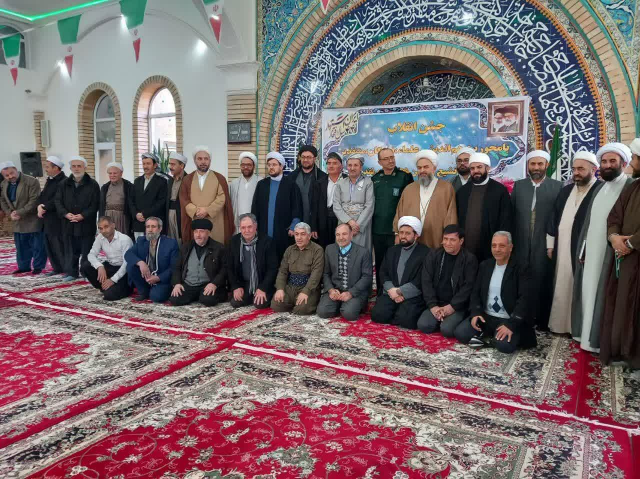 تصاویر/ جشن انقلاب با حضور علمای اهل تشیع و تسنن در نقده