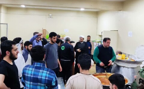 تصاویر/ حضور گروه جهادی مدرسه علمیه سالار شهیدان تبریز در مناطق زلزله زده خوی