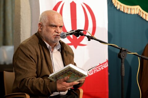 تصاویر / دیدار جمعی از مداحان وشاعران اهل بیت علیهم السلام با نماینده ولی فقیه در استان قزوین