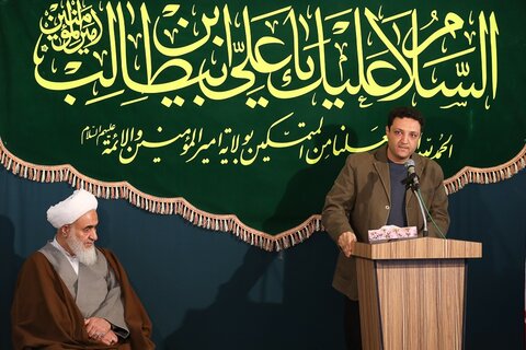 تصاویر / دیدار جمعی از مداحان وشاعران اهل بیت علیهم السلام با نماینده ولی فقیه در استان قزوین