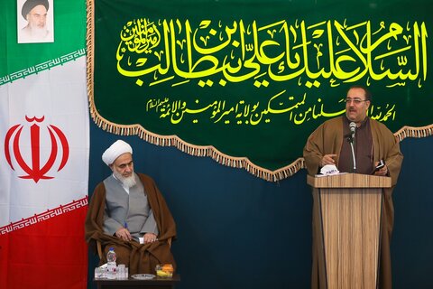 تصاویر / دیدار جمعی از مداحان وشاعران اهل بیت علیهم السلام با نماینده ولی فقیه در استان قزوین