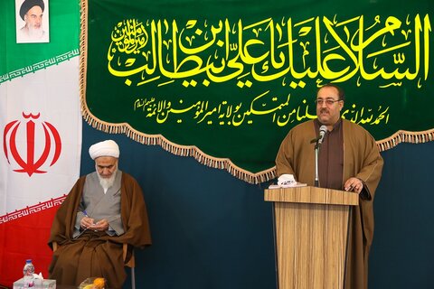 تصاویر / دیدار جمعی از مداحان وشاعران اهل بیت علیهم السلام با نماینده ولی فقیه در استان قزوین